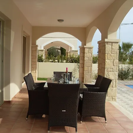 מלון דירות Aphrodite Sands 4*